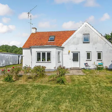 2 Bedroom Stunning In Skarup Fyn Casa vacanze Abyskov